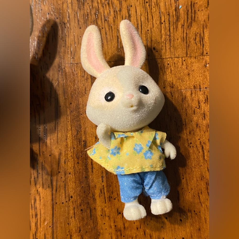 Honeybee acres. The Mcscampers rabbit family. Three members. - Picture 4 of 6
